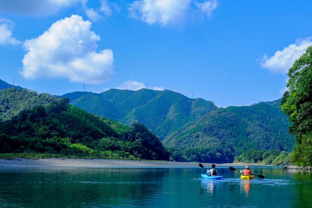 四万十川まで歩いて行ける 一棟まるっと貸し切りの宿 Gu Shimanto  Extérieur photo