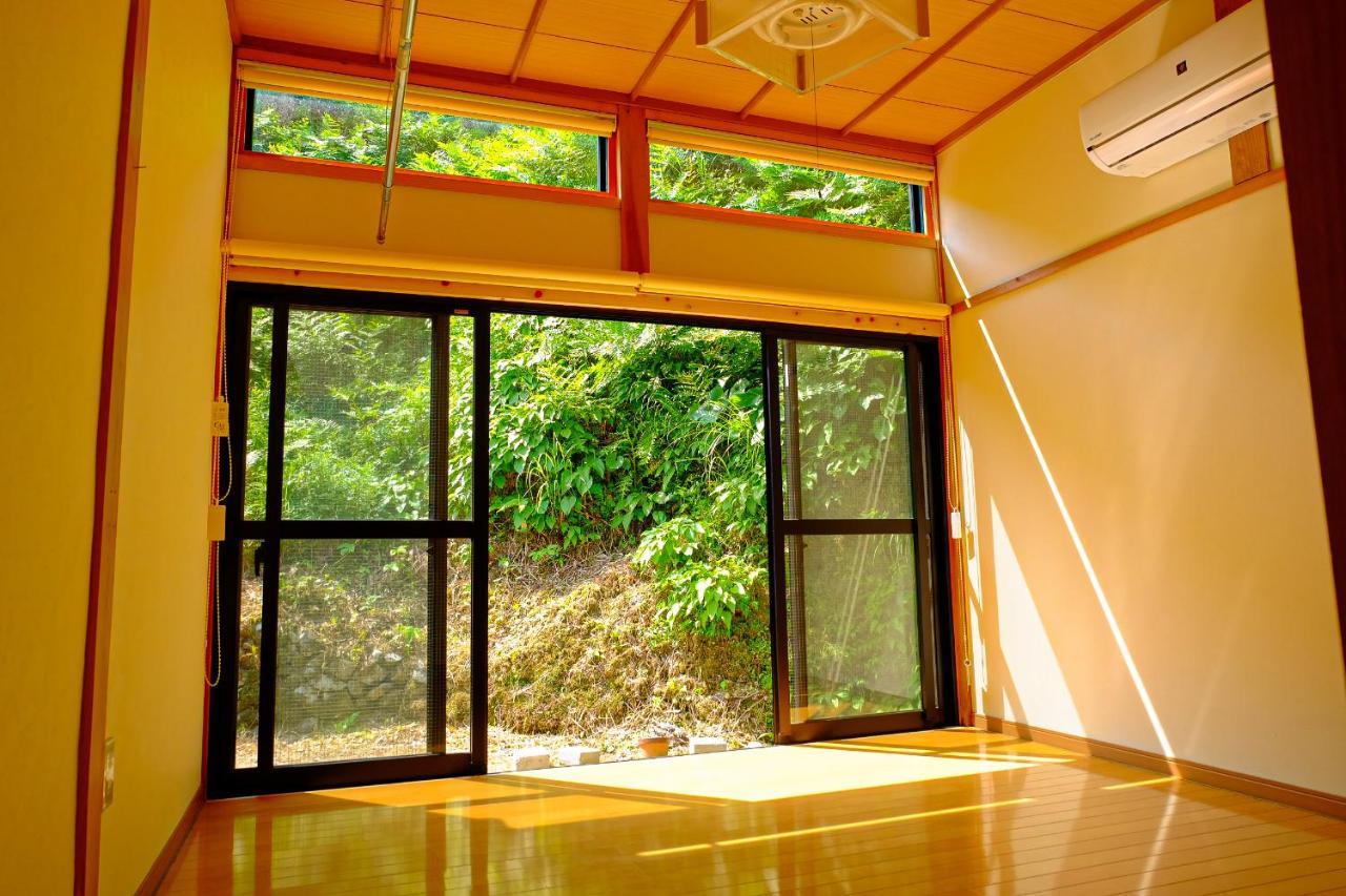 四万十川まで歩いて行ける 一棟まるっと貸し切りの宿 Gu Shimanto  Extérieur photo