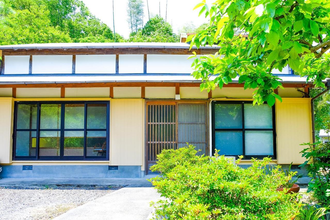 四万十川まで歩いて行ける 一棟まるっと貸し切りの宿 Gu Shimanto  Extérieur photo