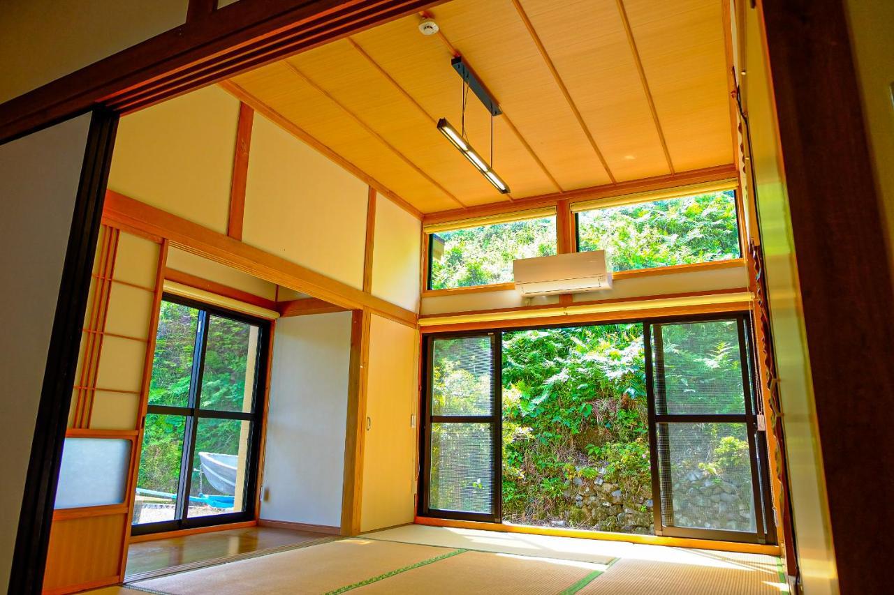 四万十川まで歩いて行ける 一棟まるっと貸し切りの宿 Gu Shimanto  Extérieur photo